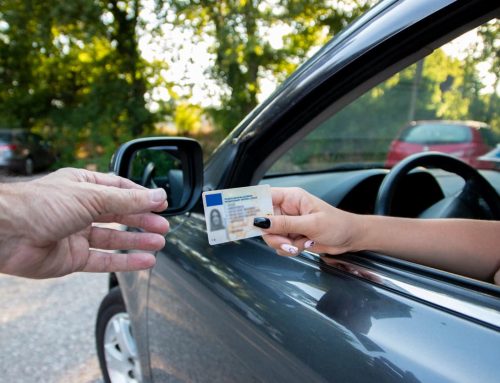 Què passa si condueixes sense carnet?